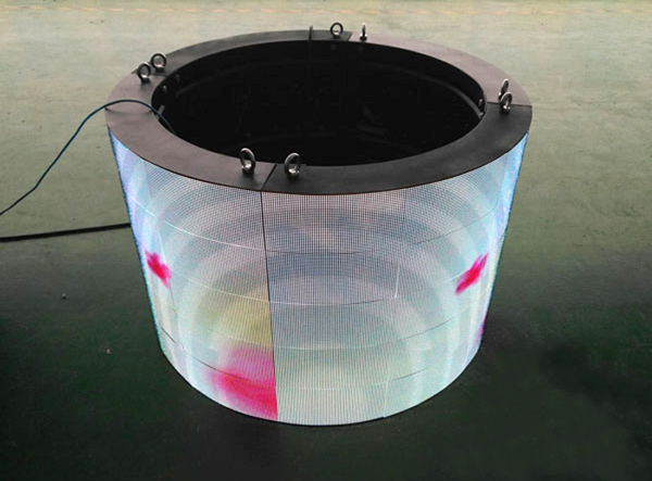 Napa Tampilan Circular LED Ngrevolusiokake Ruang Visual Kreatif?